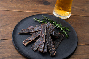 今大人気の商品、鹿肉ジャーキー「これシカねぇべ」!その美味しさの秘密からお得なご購入方法まで!